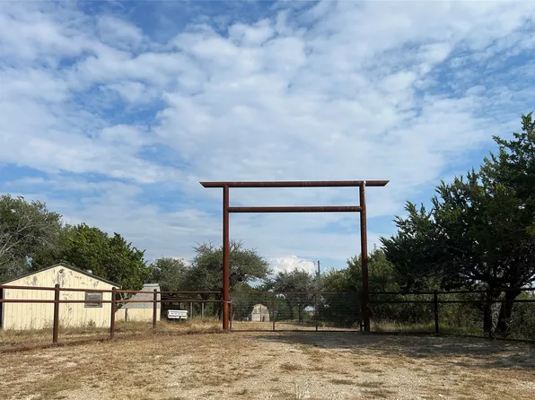 700 Woodhaven Dr, Springtown, TX 76082