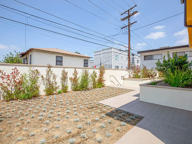 1029 Melrose Ave #104 — Photo 62