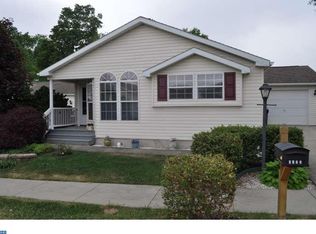 1066 Scenic View Dr, Schwenksville, PA 19473