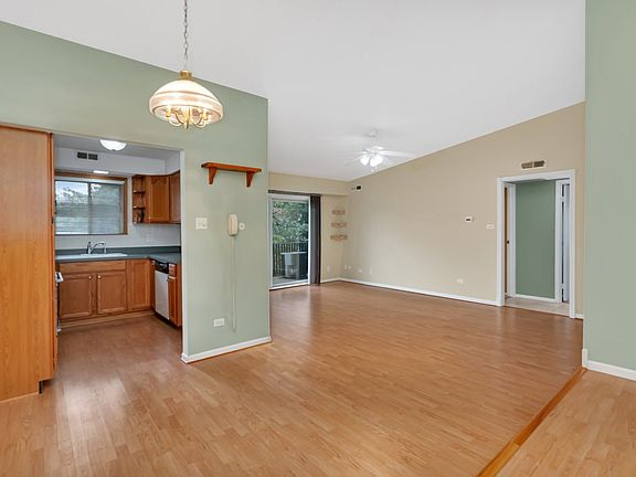 5th image of 5221 James Ln APT 1510