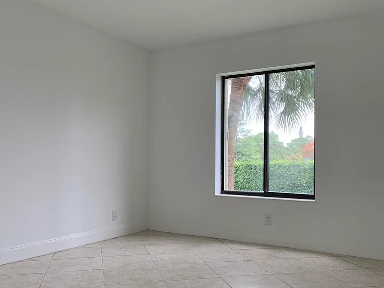 617 Sea Pine Way #D2 — Photo 10