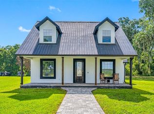 673 Half Mile Rd, Plant City, FL 33565