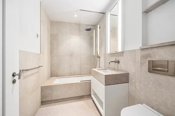 Rented by Compass | media 9