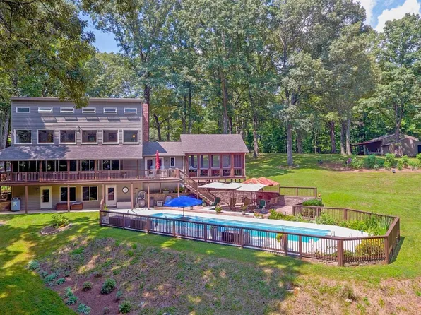 113 Melissa Dr, Goode, VA 24556