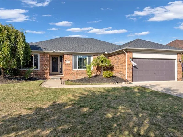 54163 Bartram Dr, Macomb, MI 48042