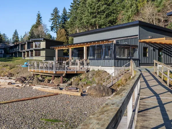 4305 Shingle Spit Rd #211, Hornby Island, BC V0R 1Z0