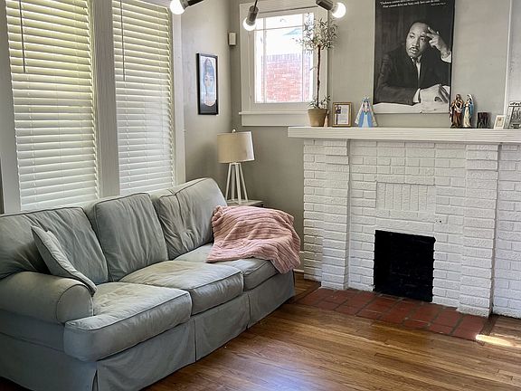 4th image of 1585 Jackson Ave