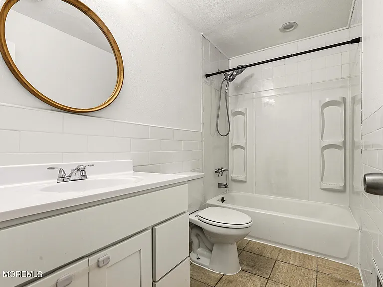 1200 Lawrence Ave — Photo 26