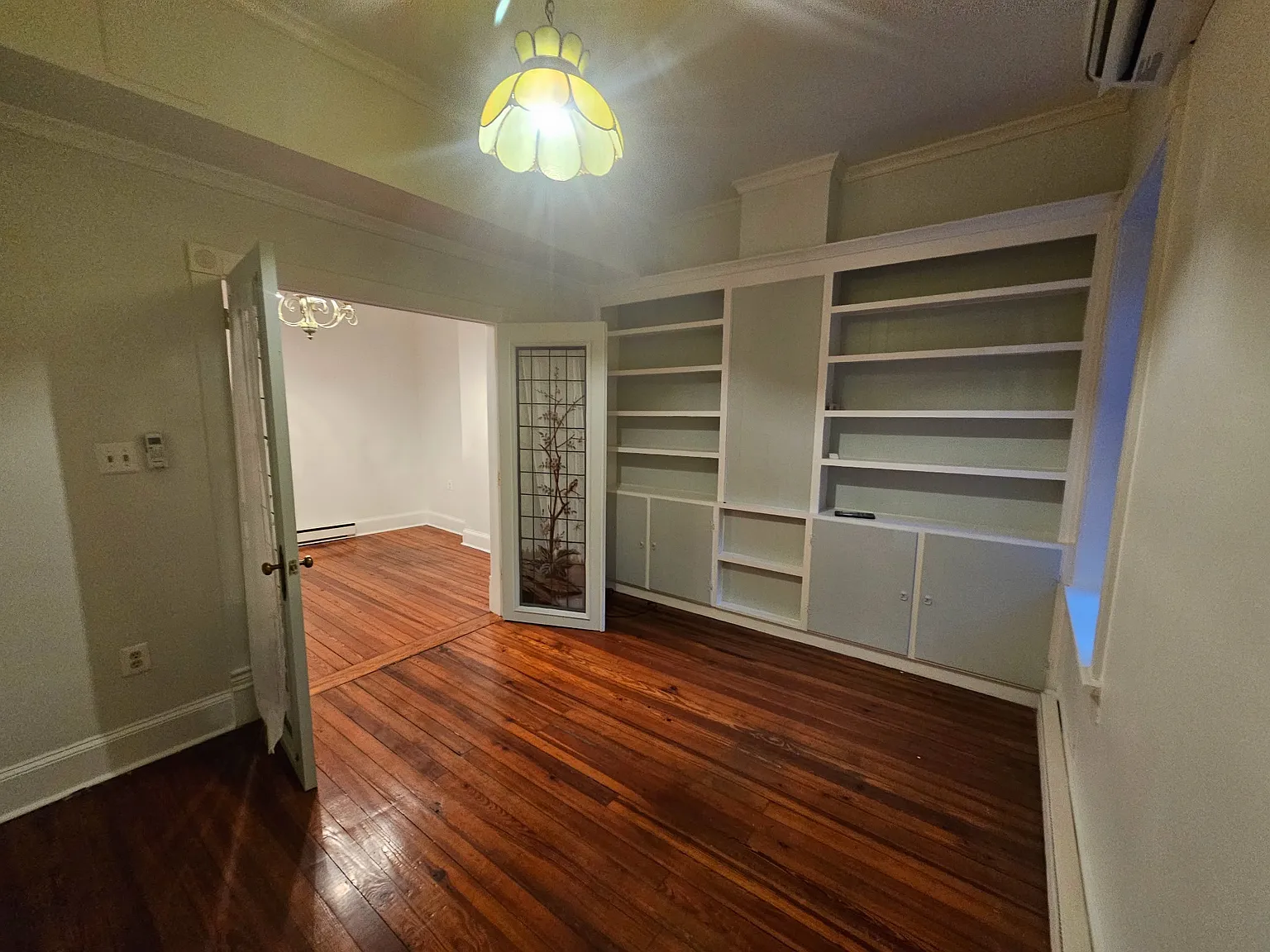 102 S King St — Photo 2