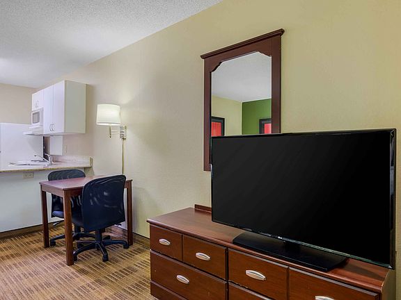 Studio Suite - 2 Full Beds