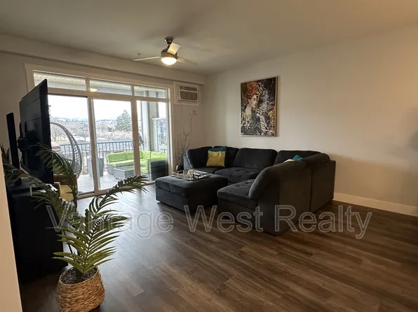 3090 Burtch Rd #210, Kelowna, BC V1W 5G9