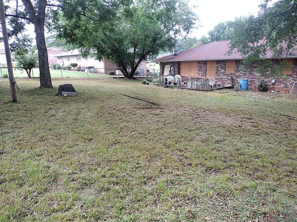 2nd image of 628 Fairmont Rd