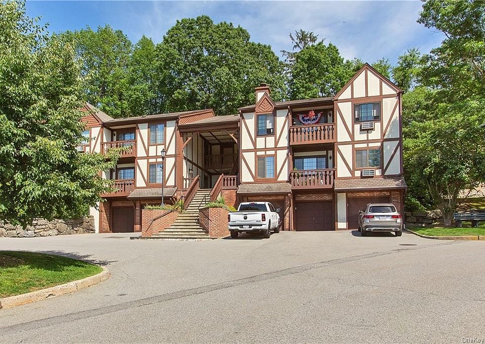 104 Foxwood Circle, Mount Kisco, NY 10549 Zillow