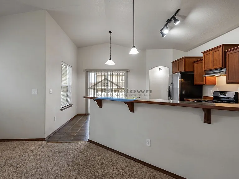 7346 N Carrington Ln — Photo 8
