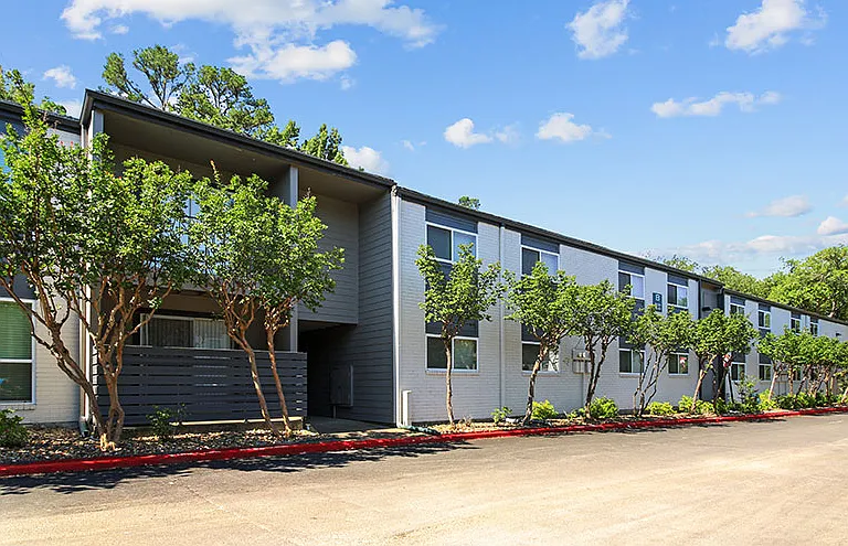 Granada Apartment Homes — Photo 34