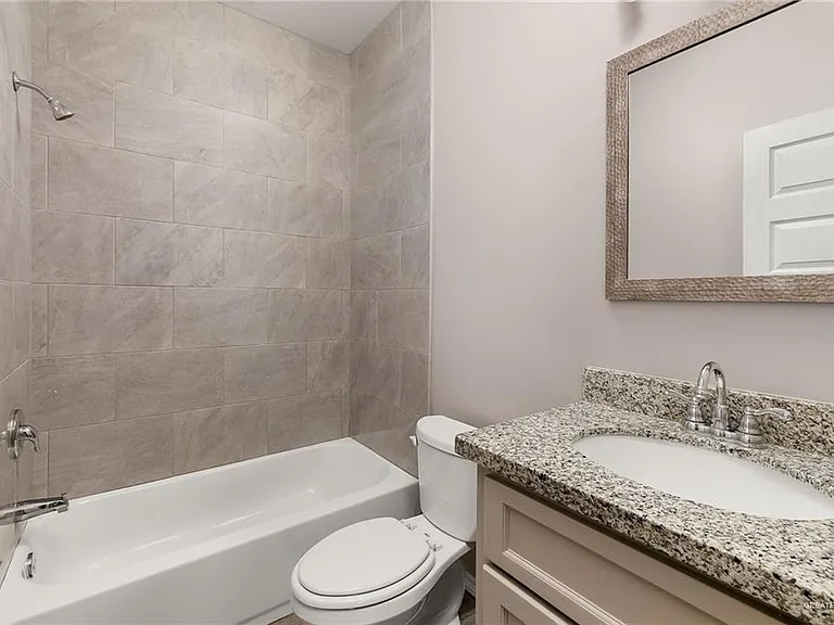 1105 W Kennedy St #9 — Photo 10