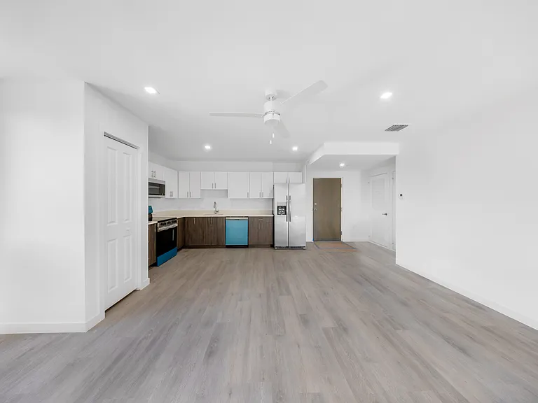 20 NE 19th Ave #213 — Photo 16