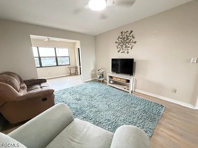4703 SE 17th Pl #402 — Photo 9
