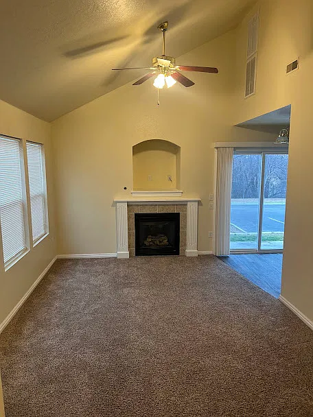 2 bed, 996 sqft, $1,295 — Photo 2