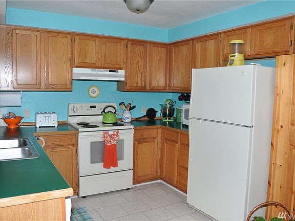 5th image of 22306 Birch Pl