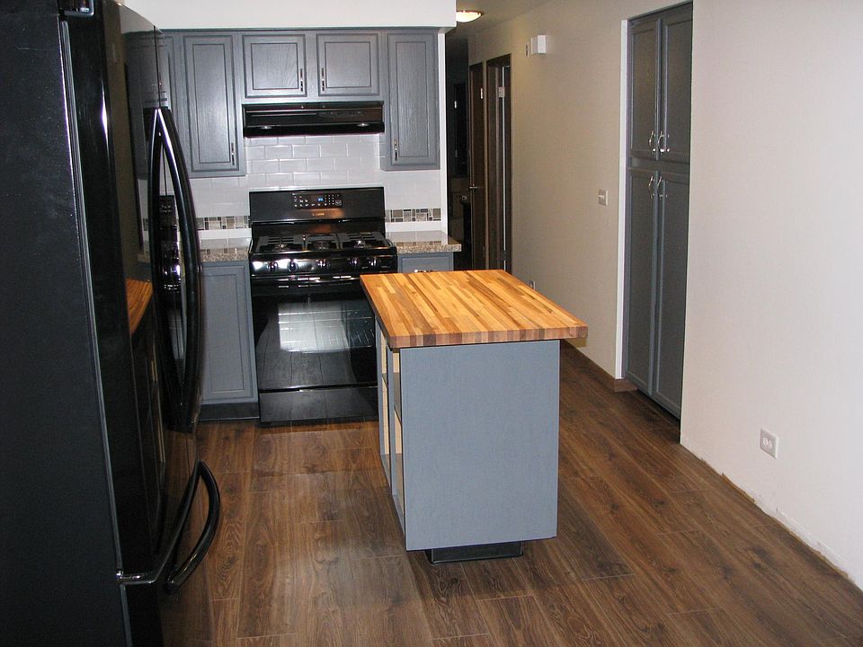 1st image of 5055 W Ainslie St #2