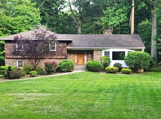 28 Hettiefred Rd, Greenwich, CT 06831