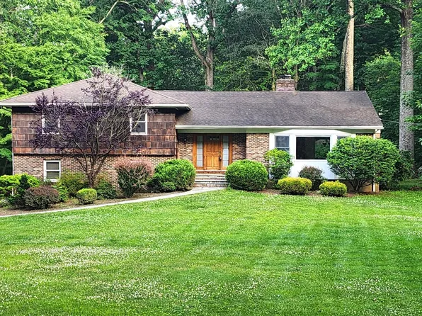 28 Hettiefred Rd, Greenwich, CT 06831