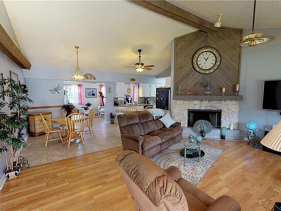 4th image of 1010 Eagle Ln