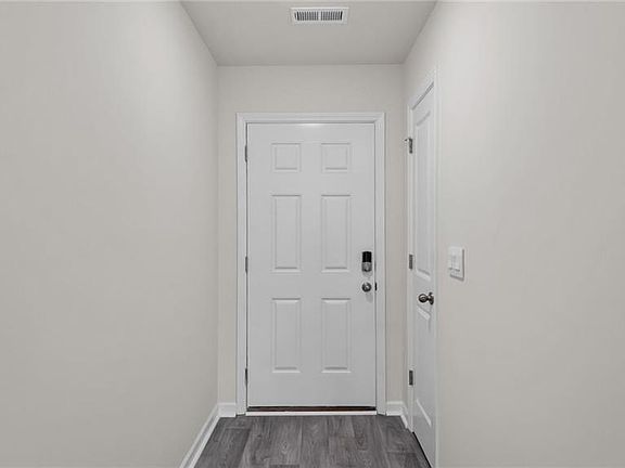 2nd image of 600 Jack Pine St
