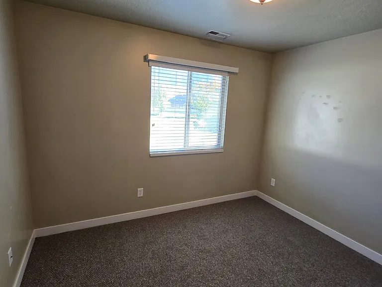 1650 N 450 E — Photo 10