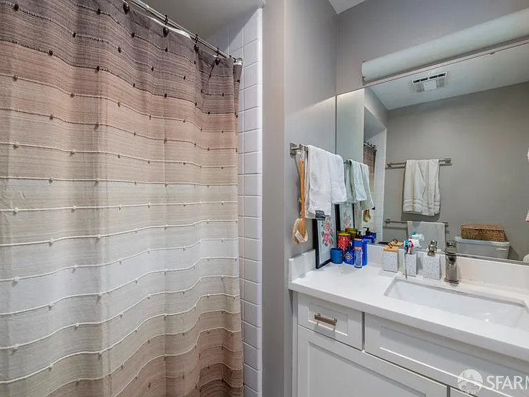 2075 Sutter St #525 — Photo 16