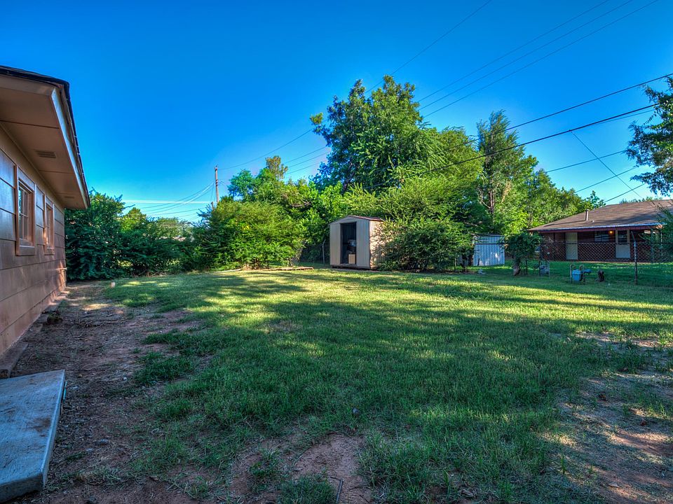 2nd image of 1509 NE 44th St