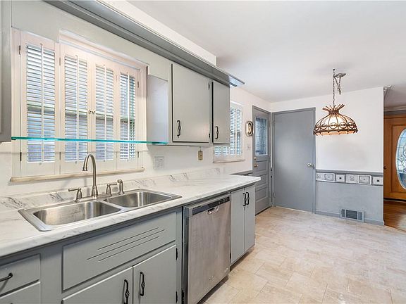 5th image of 3223 Jeffrey Dr