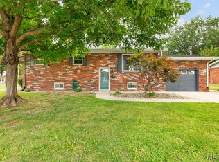 3209 Bluebird Ln, Granite City, IL 62040
