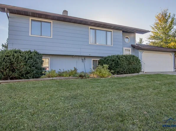 1506 Plateau Ln, Rapid City, SD 57703