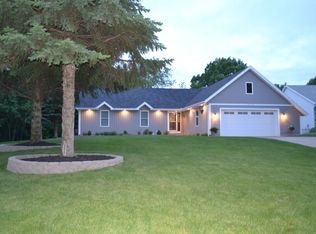 1775 Glenvale Ct SW, Wyoming, MI 49519