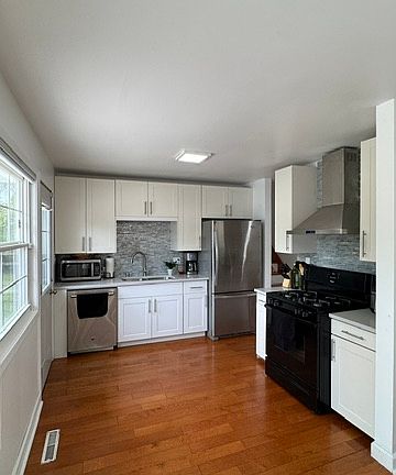 4th image of 18341 W Lee Cir