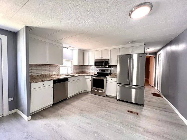 10314 Cypress Cove Ln — Photo 1
