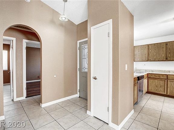 3rd image of 1821 S Christy Ln