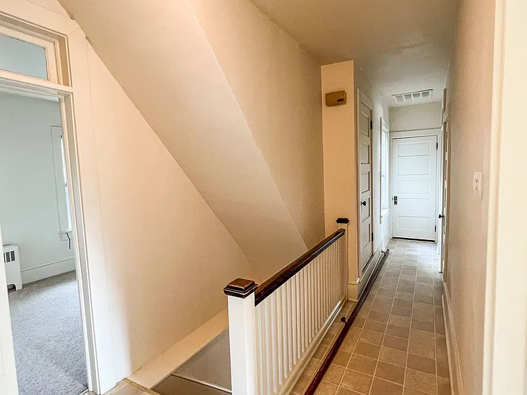 310 Manor Ave #B — Photo 3
