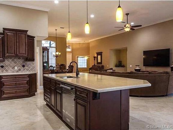 5th image of 2526 Jardin Dr