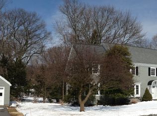 15 Homestead Rd, Wellesley, MA 02482