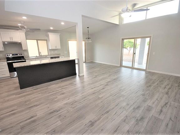 4th image of 10517 E Elmhurst Dr