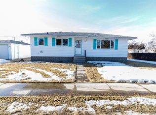 4922 E 46th St, Bentley, AB T0C 0J0