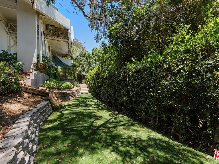 2826 Las Alturas St — Photo 40