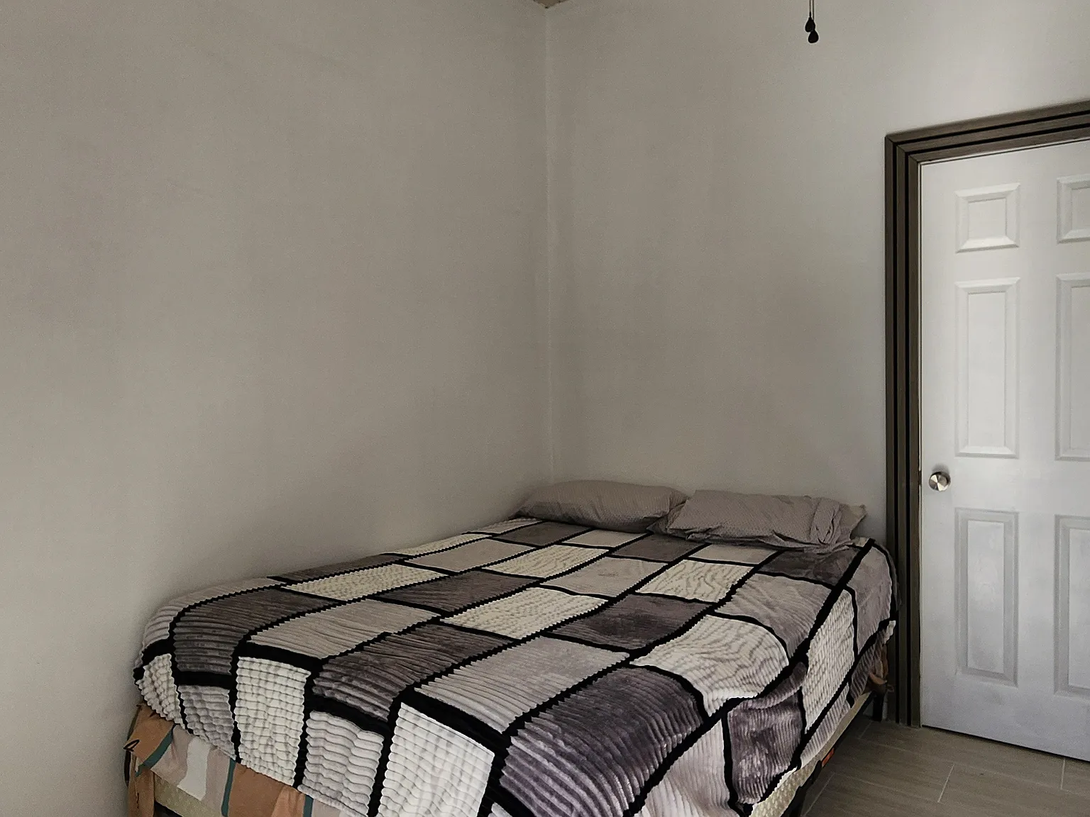 Midnight Rose Cir, Corona — Photo 2