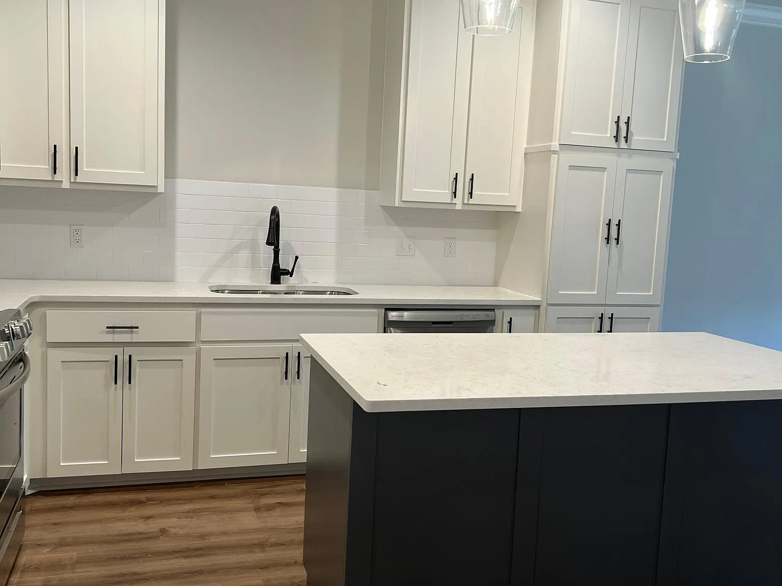 2 bed, 1030 sqft, $1,650 — Photo 2