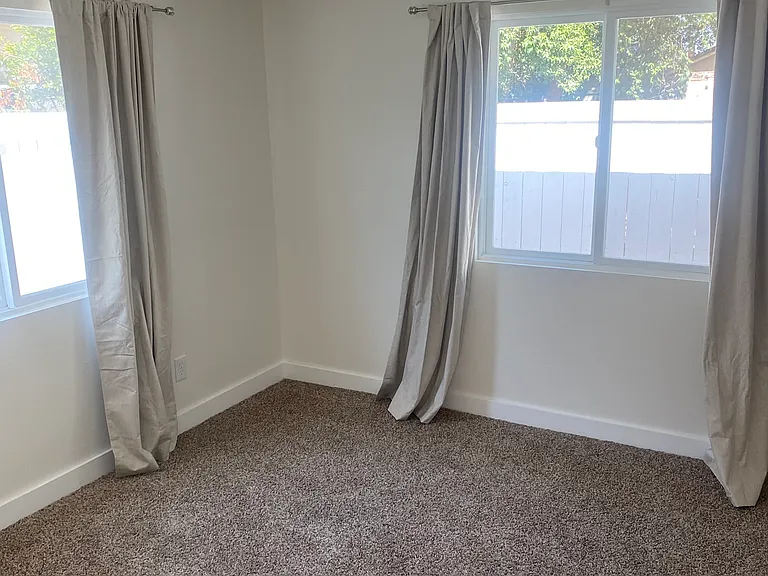 4429 Larchwood Pl — Photo 7