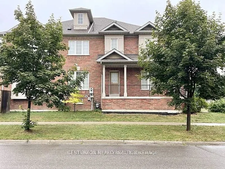 32 Goode St — Photo 2