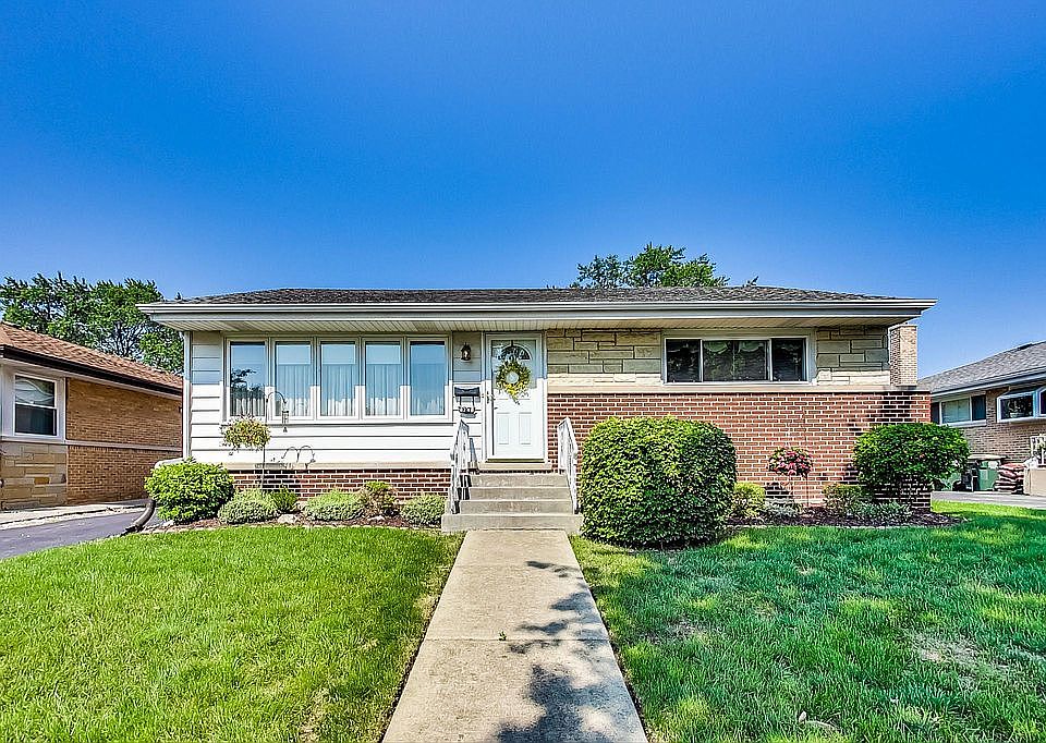 1st image of 8748 N Oleander Ave